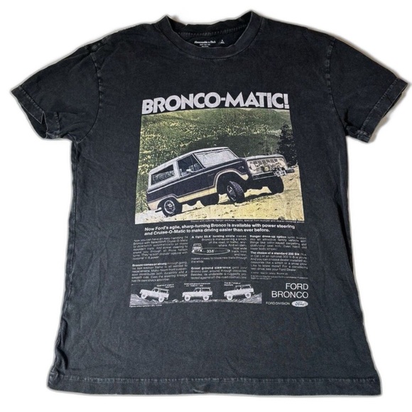 Abercrombie & Fitch Black Graphic Tee Size Small - Picture 2 of 9